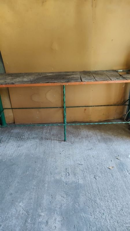 Mesa de Trabajo Usada con Muebles - imagen 4