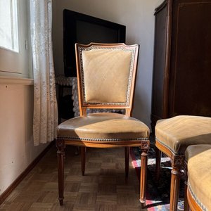 Juego de Comedor Clásico: Mesa y 6 Sillas de Madera con Incrustaciones y Tapizado de Cuero - imagen 17