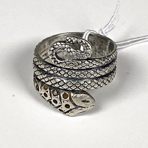 Lote siguiente: Anillo de Plata Diseño Serpiente Enroscada