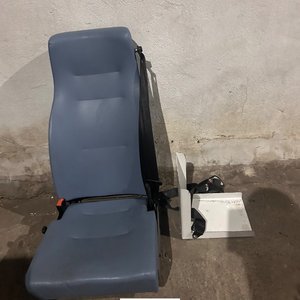 Asiento de Ambulancia con Cinturón de Seguridad - imagen 4