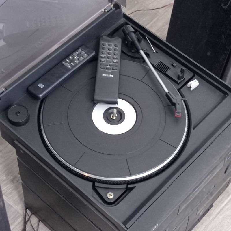 Equipo de música Philips en buen estado - imagen 2