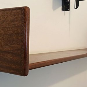 Dos Estantes de Pared de Madera Oscura con Soportes Laterales - imagen 1