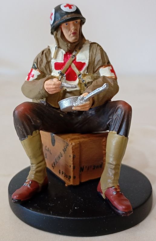 Figura de soldado Norteamericano de la Cruz Roja durante la invasión a Normandia - imagen 7