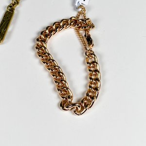 Tres Pulseras Metálicas y Enchapadas con Diseños Variados - imagen 4
