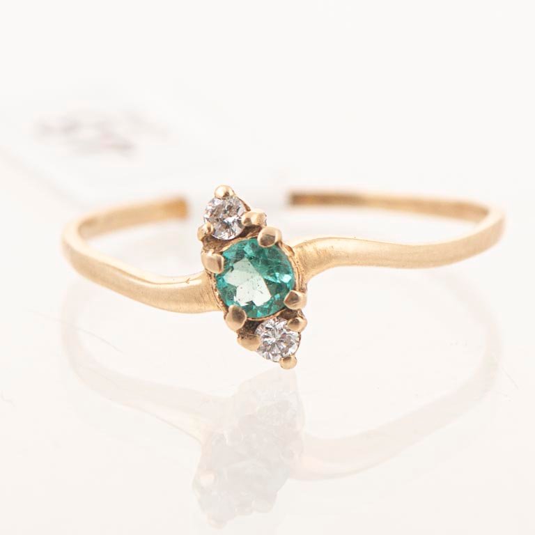 Anillo Oro 18k con Esmeralda y Brillantes