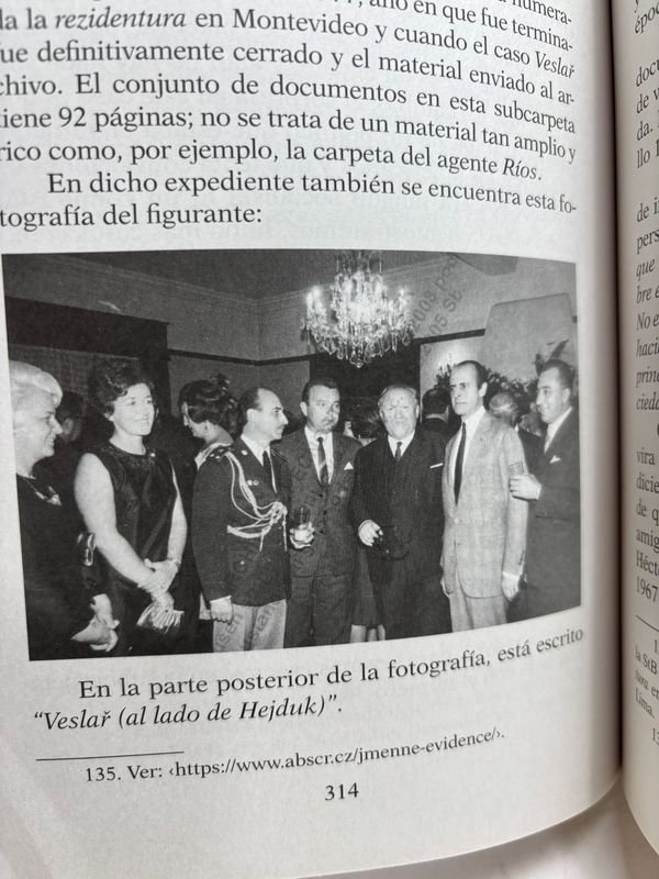 Libros sobre política, espionaje y Tupamaros - imagen 12