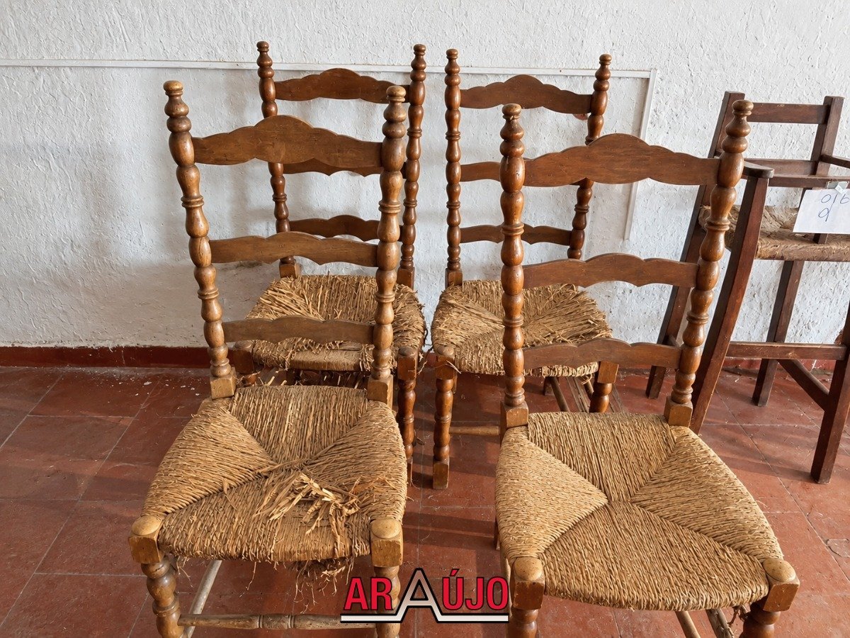 Set de 5 Sillas de Mimbre y Silla de Bebé para Restaurar