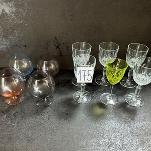 Lote de 10 Copas de Cristal y Vidrio: 6 Altas y 4 de Brandy - imagen 2