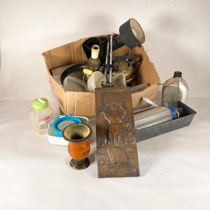 Lote de Artículos Varios: Mates, Lámpara, Recipientes y Utensilios de Cocina - imagen 1
