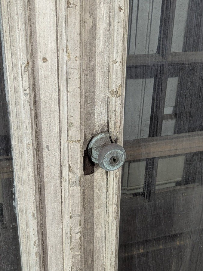 Puerta cancel en cedro con vidrios biselados y marco de pinotea - imagen 6
