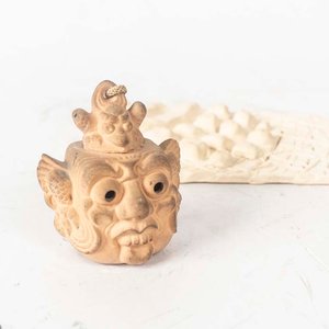 Dos Piezas de Cerámica Decorativa, Una con Rostro Fantástico - imagen 2