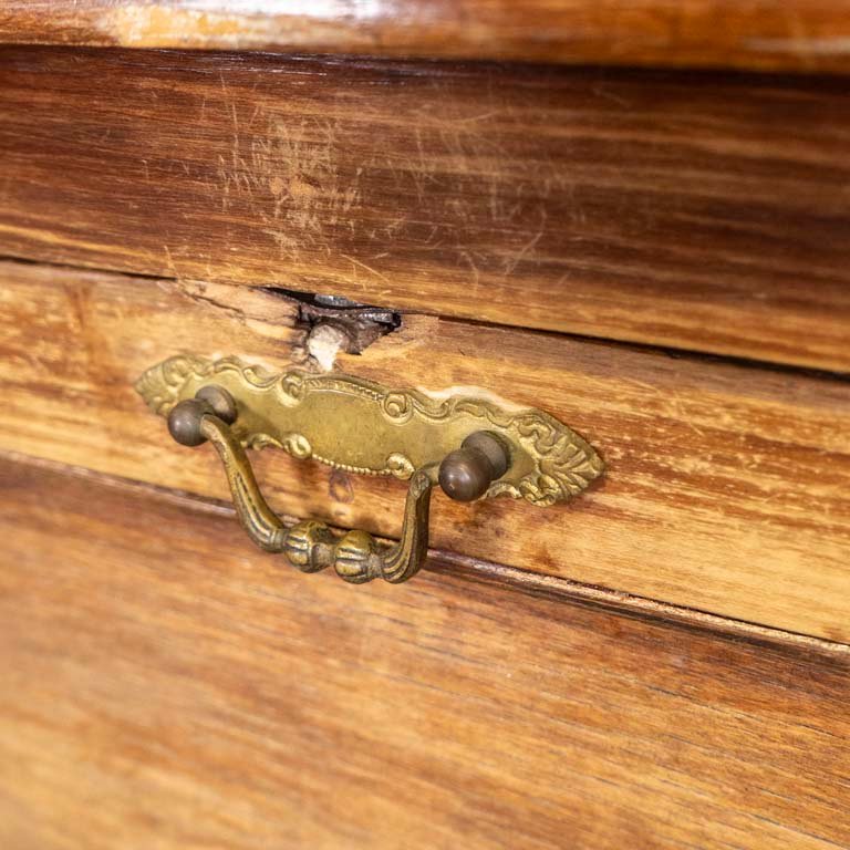 Cristalero de tres puertas en pino: detalles y características - imagen 3