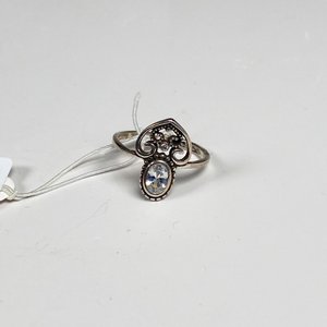 Anillo de Plata con Piedra Ovalada y Detalles Calados - imagen 2