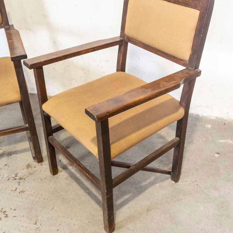 Sillones de madera con respaldos y asientos tapizados en tela - imagen 2