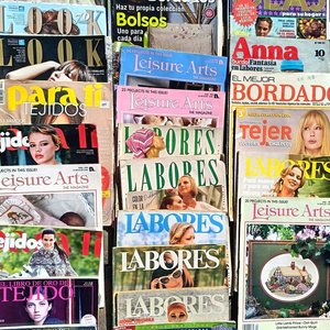 Lote de Revistas Antiguas: Tejidos, Bordados, Moda y Hogar - imagen 4