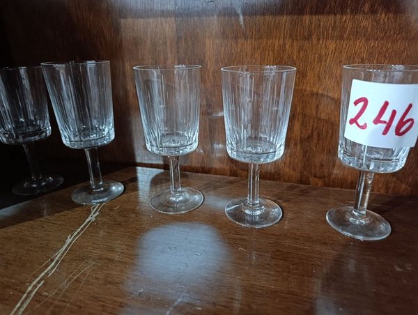 Lote de 5 Copas de Vidrio Tallado
