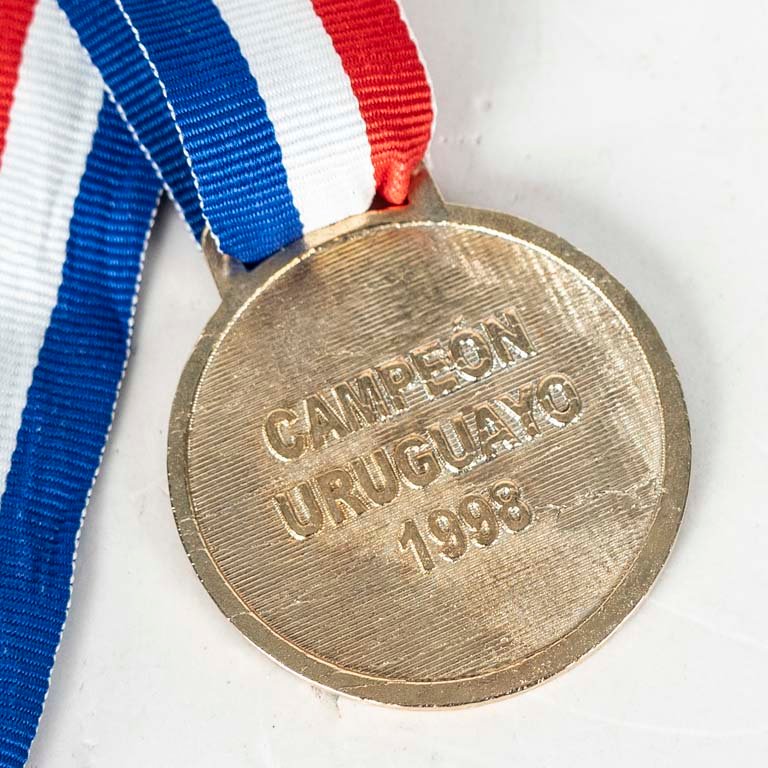 Medalla de bronce y esmalte de Nacional Campeón Uruguayo 1998 - imagen 3