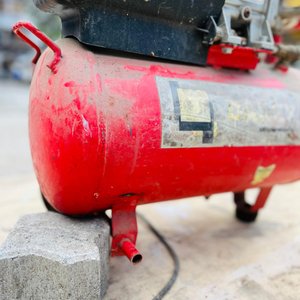Compresor Darez Rojo con Detalles - imagen 3