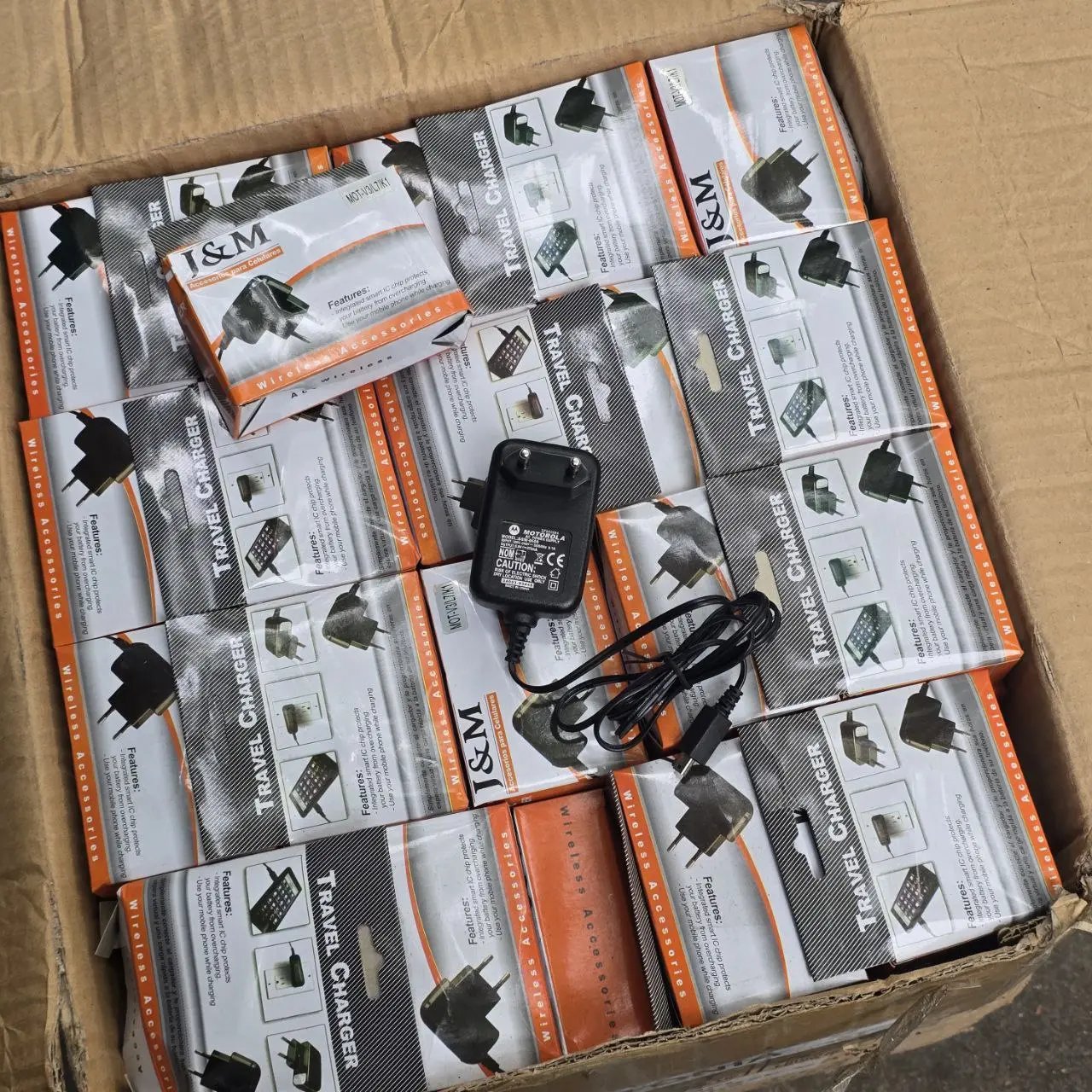Lote anterior: Cargadores de viaje en caja con instrucciones
