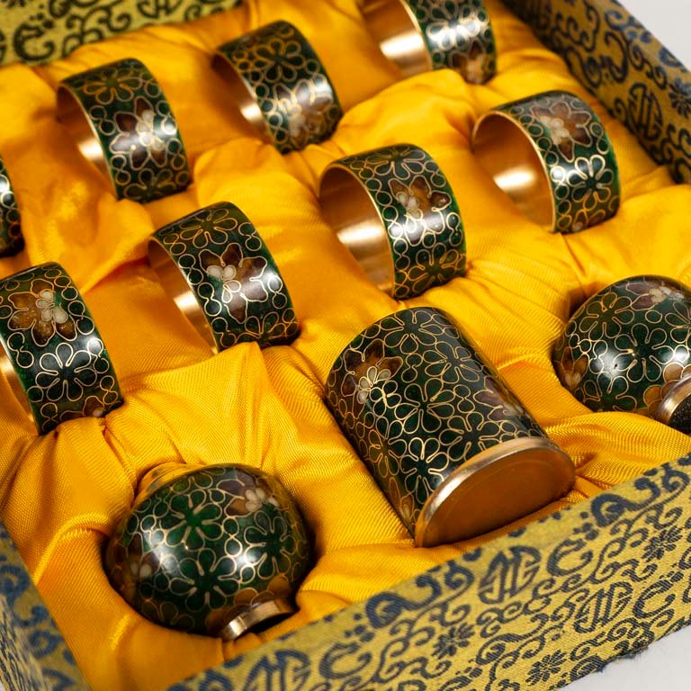 Servilleteros y accesorios de bronce con esmalte - imagen 2