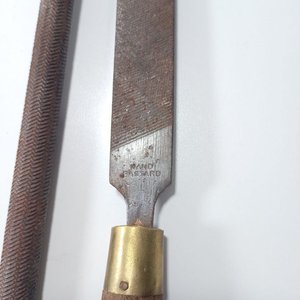 Antiguas Limas Metálicas Grandes para Tarea Pesada - imagen 1