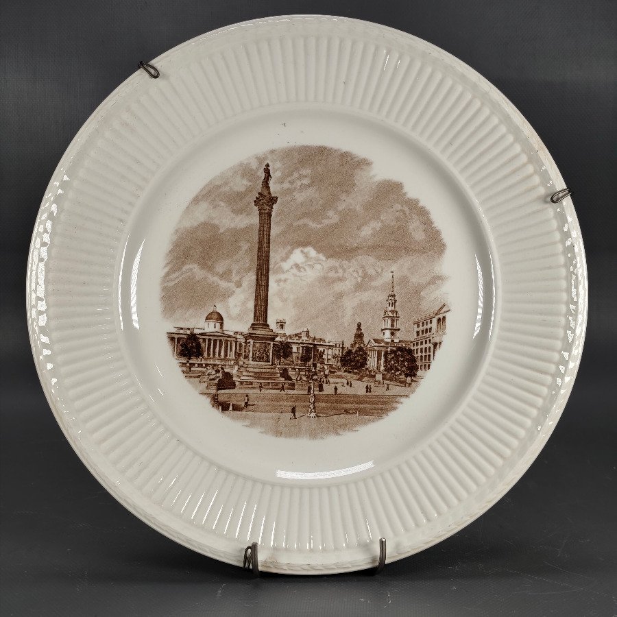 Plato Decorativo Wedgwood Old London Views Porcelana 26.5cm