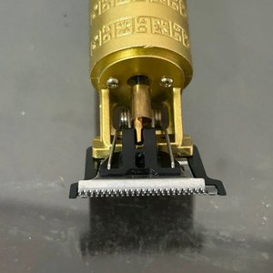 Cortadora de Cabello Profesional Inalámbrica Dorada Vintage T9 - imagen 3