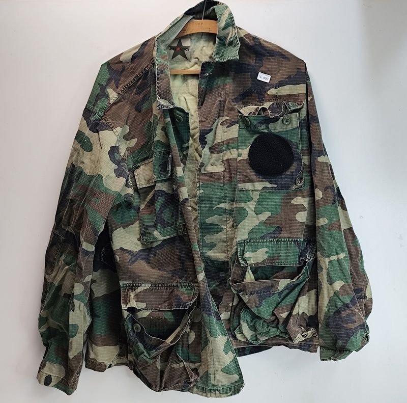 Chaqueta Militar Camuflada MAG FORCE Talle L Aproximado