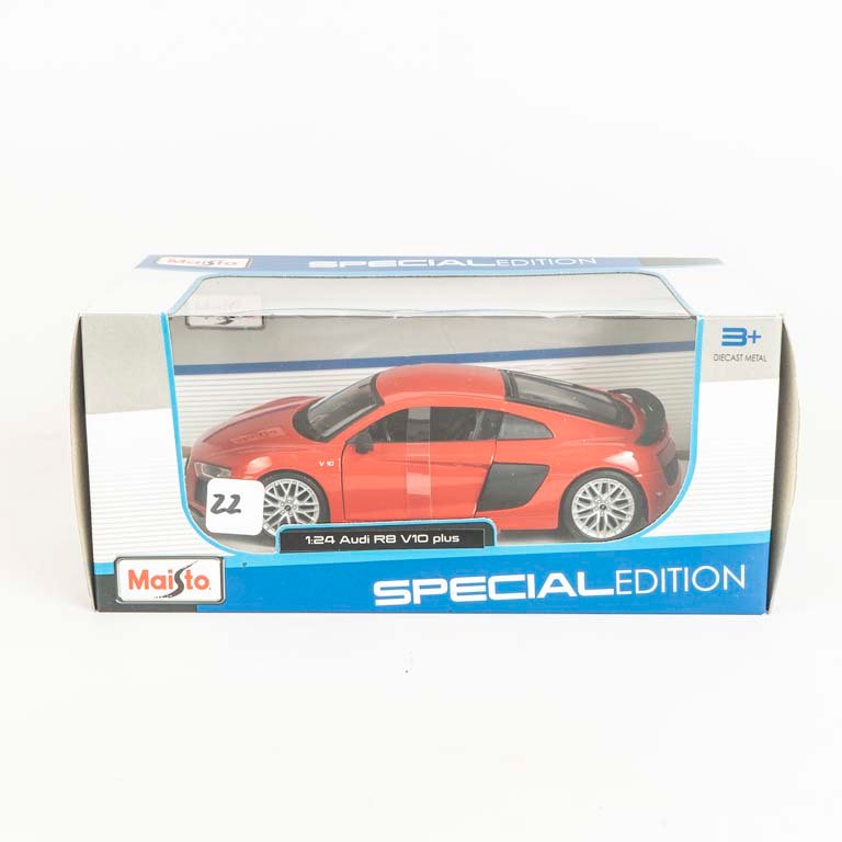 Auto Audi R8 V10 plus escala 1/24 colección Maisto, en su caja original