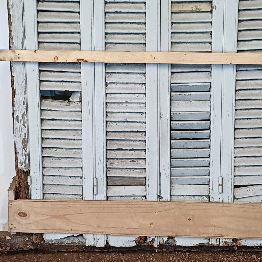 Ventana con 2 hojas batientes y celosías en cedro - imagen 7