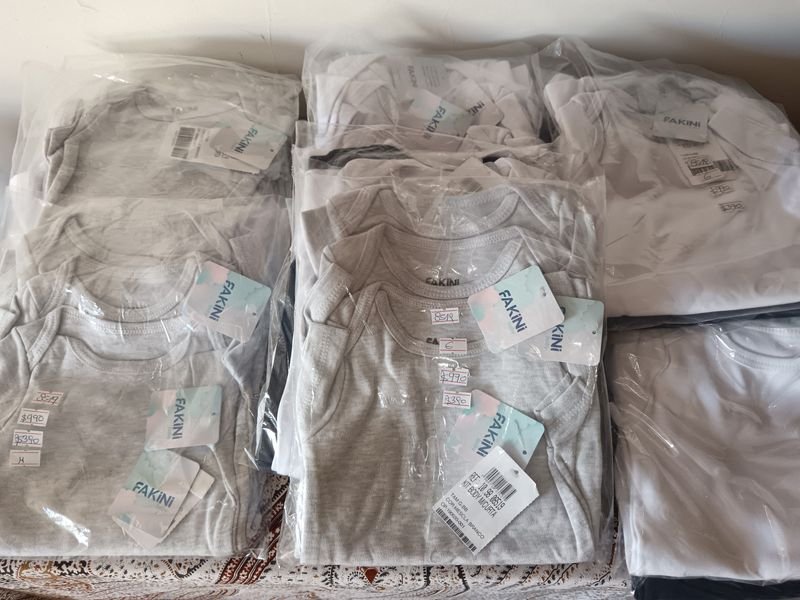 Lote anterior: Ropa para bebés, lote de bodies cortas