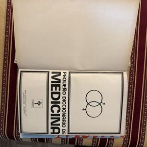 Lote de 8 Libros Variados: Camping, Historia, Diccionarios y Más - imagen 8