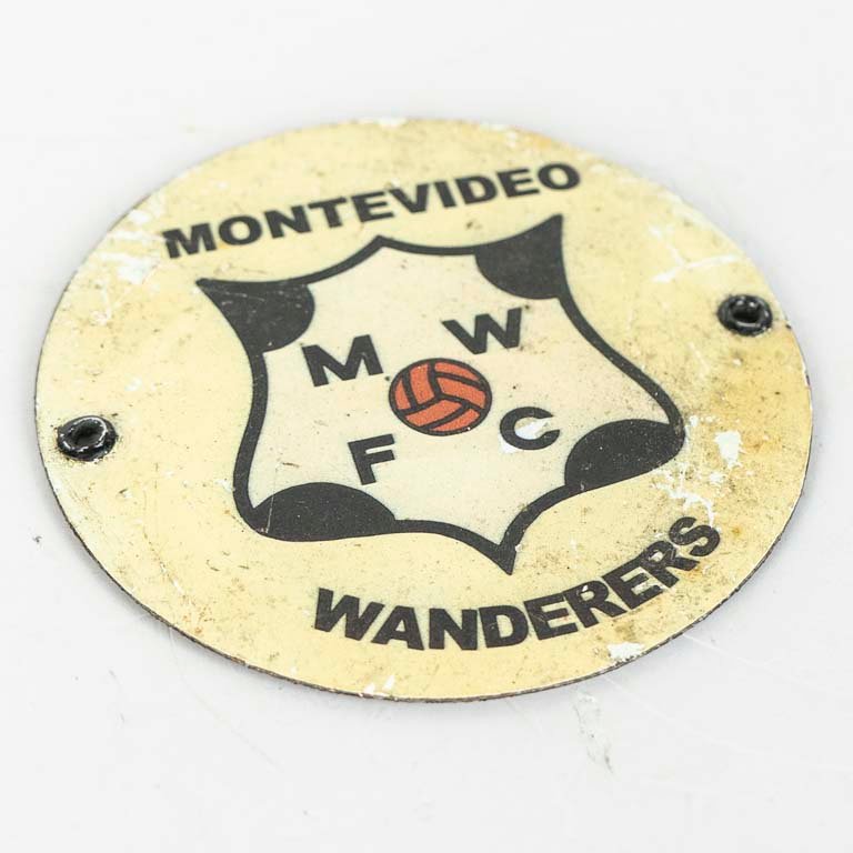 Escudo de Montevideo Wanderers de chapa litografiada - imagen 2