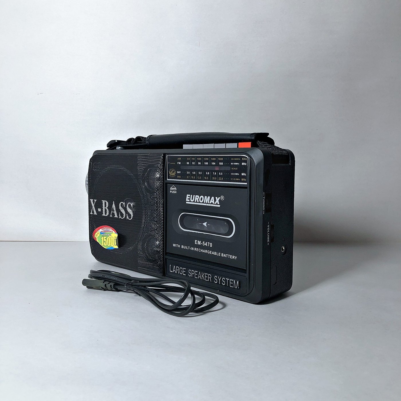 Radio Grabador Portátil Euromax EM-5470 a Casete con "X-BASS"