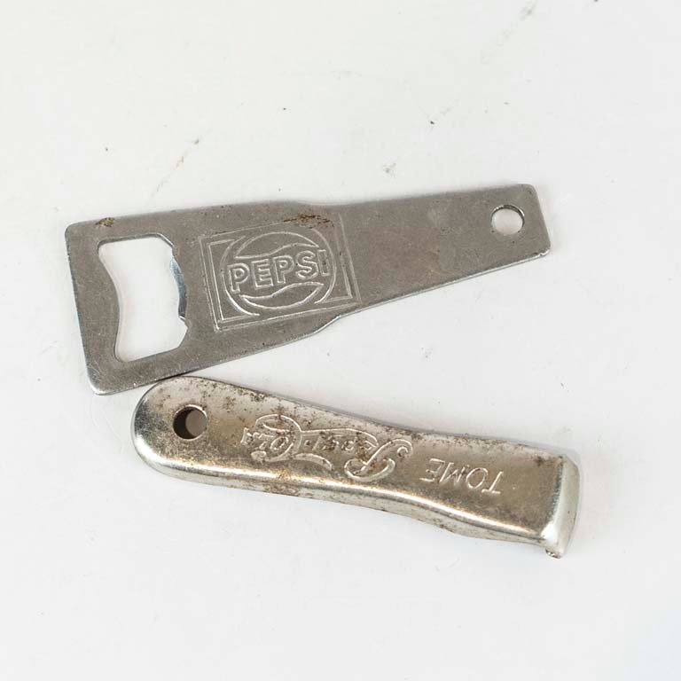 Lote siguiente: 2 Destapadores Pepsi de metal