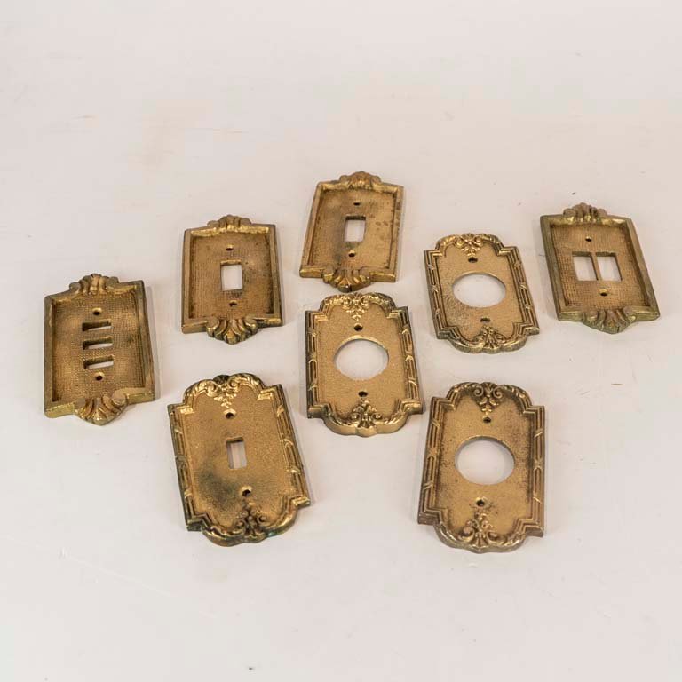 Lote siguiente: Placas de interruptor de bronce y madera