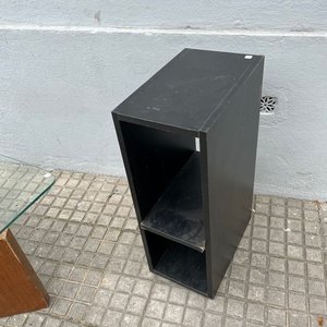 Mesa de Living con Tapa de Vidrio y Biblioteca Negra - imagen 4