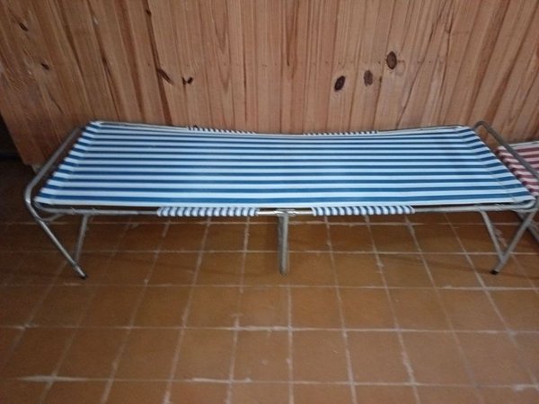 Dos catres - imagen 1