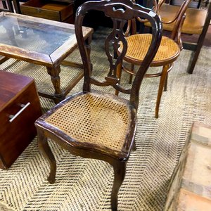 Silla de madera estilo Thonet con asiento de mimbre - imagen 3