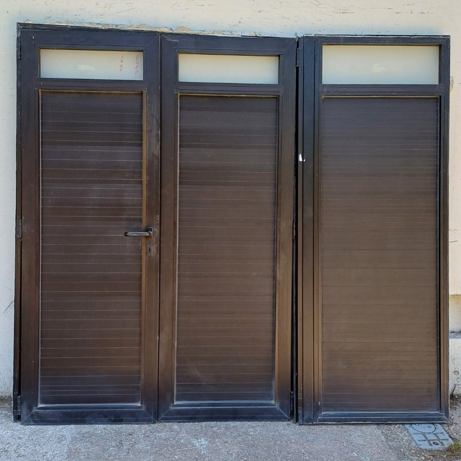 Puerta de Aluminio con Tres Hojas y Marco - imagen 7