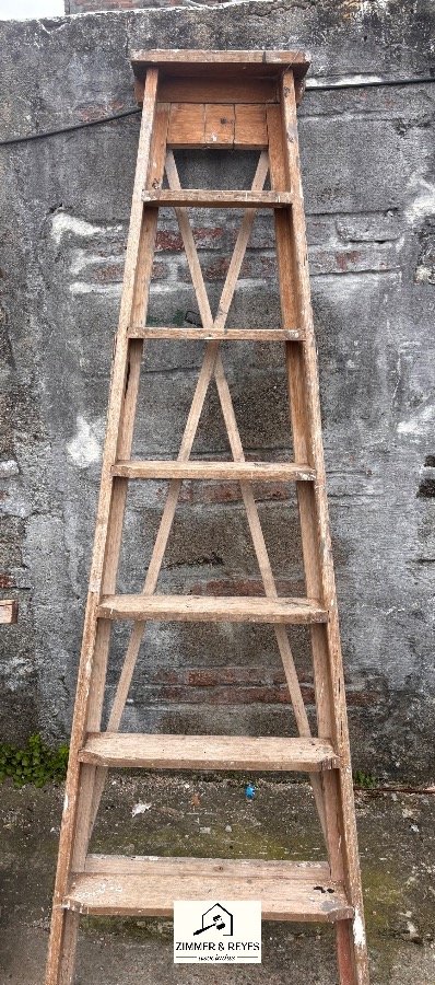 Escalera Plegable de Madera Antigua