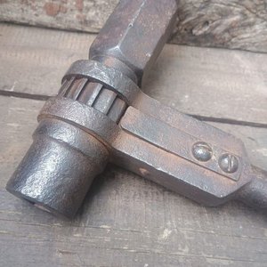 Torquímetro Antiguo de Hierro Macizo para Coleccionistas - imagen 2