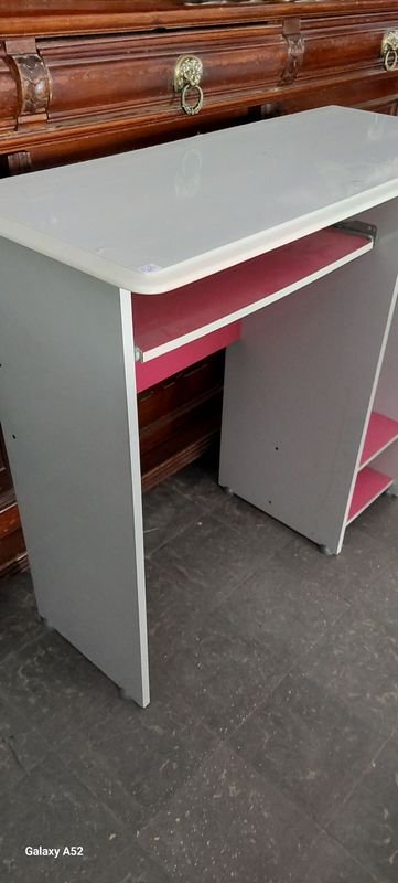 Escritorio Moderno Blanco y Rosa - imagen 3