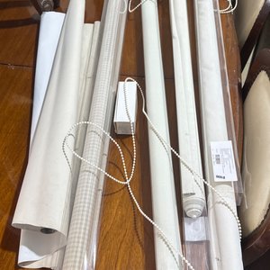 Lote siguiente: Cortinas Roller Blancas con Cadena