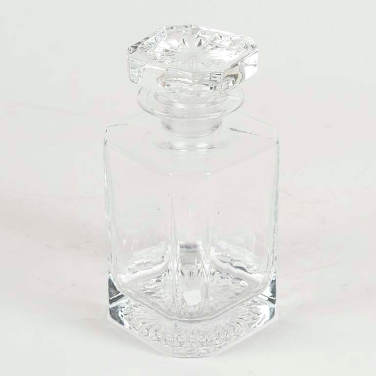 Lote anterior: Botella de cristal prensado - Medidas: 20.5cm