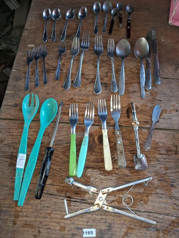 Lote de cubiertos de plata y metal - imagen 2