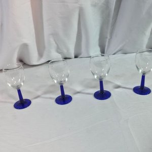 Lote anterior: 4 Copas de Vino con Base Azul