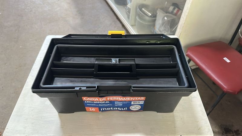 Caja de herramientas plástica de 16 pulgadas sin uso - imagen 3