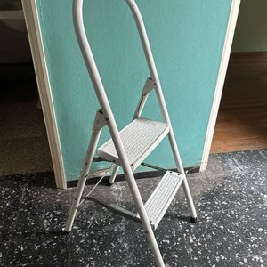 Lote siguiente: Escalera Metálica Plegable Blanca de Cocina