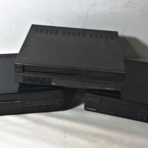 Lote de 3 VCRs: 2 Panasonic y 1 National - imagen 1
